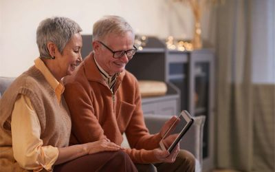 Helping Seniors with Technology: 3 Easy Tips